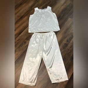 Vintage 90’s Michelle Louise Lingerie Pajama Set Ivory Size Medium.